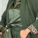 Γυναικείο κουστούμι σετ σε χακί