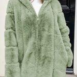 Γούνα με κουκούλα φυστίκι