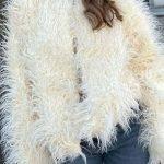 Fuzzy μακρυμάνικο γουνάκι λευκό