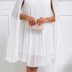 Αέρινο φόρεμα με ανοιχτά μανίκια σε λευκό