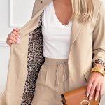 Σακάκι με λεπτομέρειες λεοπάρ σε μπεζ