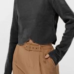 Μπλούζα crop με βάτες ασύμμετρη μαύρη