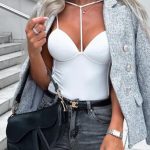 Τοπ με Y neck σχέδιο λευκό