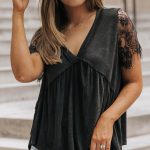 Κοντομάνικο casual μπλουζάκι με δαντέλα