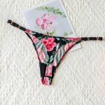 Φλοράλ string σε μαύρο