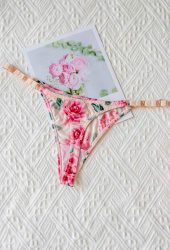 floral-string-in-white-200116989-2-kookoo-1