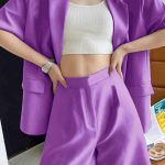 Καλοκαιρινό λινό κουστούμι με σορτσάκι σε μωβ