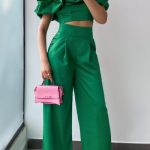 Σατέν σετάκι με λεπτομέρειες βολάν σε πράσινο