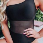 Ολόσωμο μαγιό με διαφάνεια