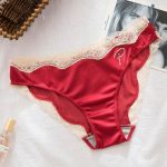 Σλιπ με δαντέλα και διακοσμητικά στράς κόκκινο