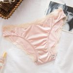 Σλιπ με δαντέλα και διακοσμητικά στράς ροζ