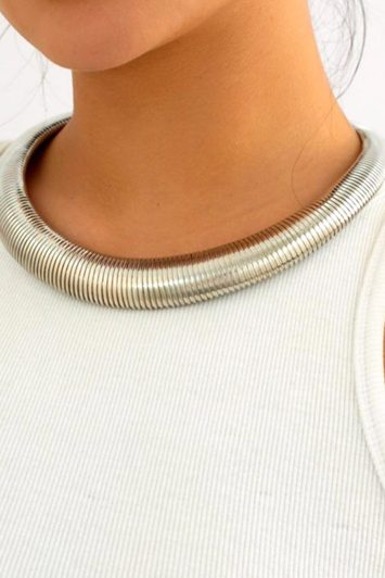 metallic-wide-necklace-with-striped-look-silver-200171188-2-kookoo-10