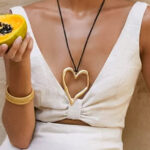 Golden "Σφυρήλατη" κρεμαστή μεγάλη καρδιά με κορδόνι