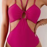 Ολόσωμο φούξια μαγιό με cut outs