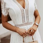 Μακρύ chic φόρεμα με δαντέλα σε λευκό