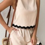 Casual chic σετάκι με τοπ και σορτσάκι σε εκρού