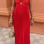 Σατέν πλισέ φόρεμα ένας ώμος σε κόκκινο