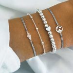 Σετ βραχιόλια fashion 4 τεμ. σε ασημί
