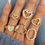 Σετ δαχτυλίδια 6 τεμαχίων με καρδούλες και πέρλες