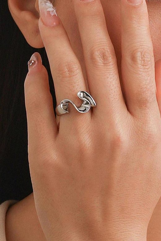 silver-ring-with-irregular-shape-200171260-1-kookoo-1