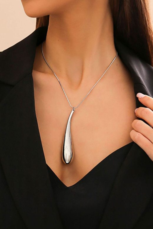 contemporary-pendant-necklace-200171287-1-kookoo-1