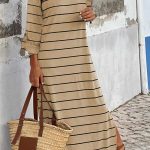 Μπεζ ριγέ φόρεμα με ανοιχτή πλάτη