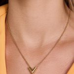 Κολιέ με V σε χρυσό