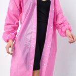 Ροζ αδιάβροχο με κουκούλα και κουμπιά