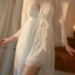 Διάφανη ρόμπα με δαντέλα off white