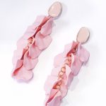 Σκουλαρίκια κρεμαστά πέταλα σομόν