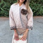 Μπουφάν καπιτονέ φθινοπωρινό λευκό με leopard λεπτομέρεια και λουλούδι