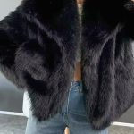 Γούνα μαύρη με μεγάλο γιακά