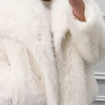Γούνα άσπρη με μεγάλο γιακά