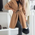 Παλτό μπέζ με ρυθμιζόμενα κορδόνια στην μέση