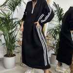 Μακρύ φούτερ με ρίγες σε μαύρο χρώμα