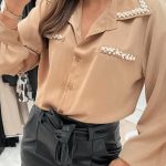 Πουκάμισο μπεζ με διακοσμητικές πέρλες