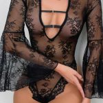 Διάφανο μαύρο κορμάκι με καμπάνα μανίκια