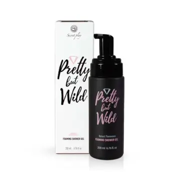 Pretty But Wild foaming shower gel αφρός ντους 200 ml με hibiscus, centella asiatica, fucus, guarana και εκχύλισμα τρούφας για σύσφιξη και anti-cellulite φροντίδα