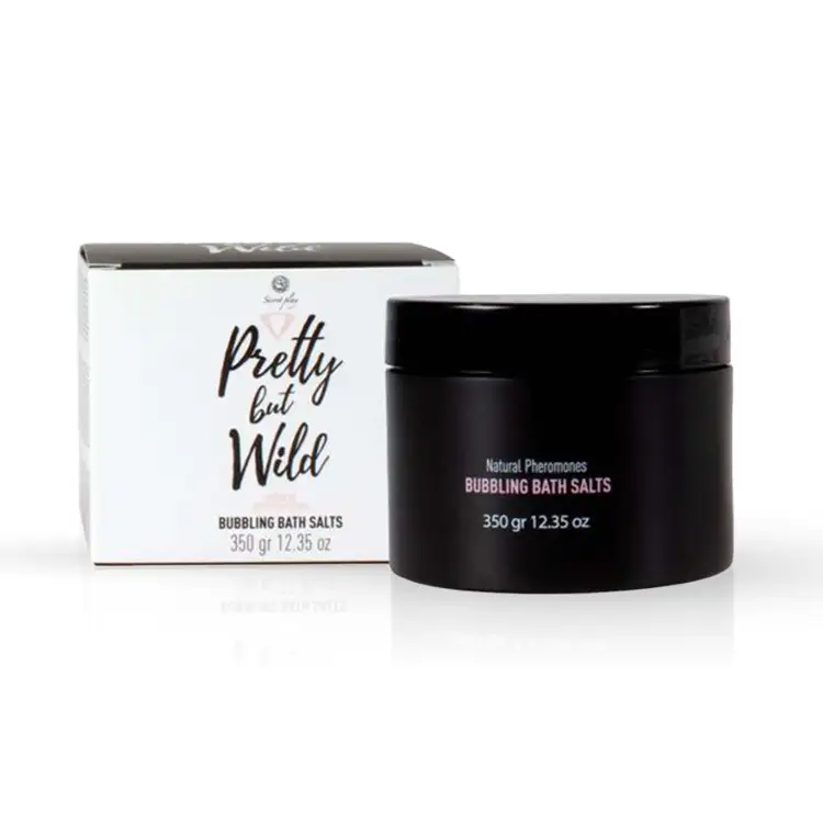 Secretplay - Άλατα μπάνιου PRETTY BUT WILD 2 σε 1 350gr 1 Pretty But Wild bubbling bath salts 350 g άλατα μπάνιου 2 σε 1 για απολέπιση και χαλαρωτικό μπάνιο με magnesium sulfate, centella, hibiscus, fucus, guarana και εκχύλισμα τρούφας