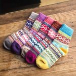 Σετ χοντρές πολύχρωμες μάλλινες κάλτσες