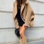 Loose παλτό μπέζ με τσέπες και κουμπιά