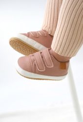 baby-sneakers-pink-with-scratches-200340088-3-kookoo-1