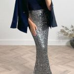Μακριά ασημί φούστα παγιέτα