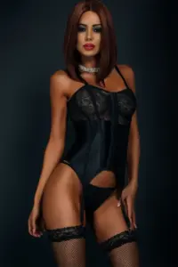 Μαύρο σατέν κορσές με δαντέλα & ζαρτιέρες -2