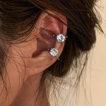 Ασημένια ear cuffs με στράς
