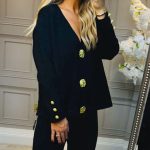 Πλεκτό μαύρο σετ με μεγάλα κουμπιά