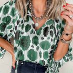 Abstract μπλουζάκι με πράσινες λεπτομέρειες