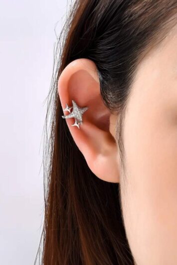 Γυναικεία σκουλαρίκια Ear Cuffs σε μοντέρνο σχέδια για κορίτσια και γυναίκες χωρίς τρύπημα, που φοριούνται στο πάνω μέρος του αφτιού.