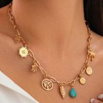 Κολιέ με κρεμαστά στοιχεία