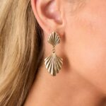 Κρεμαστά σκουλαρίκια σε σχήμα κοχυλιού